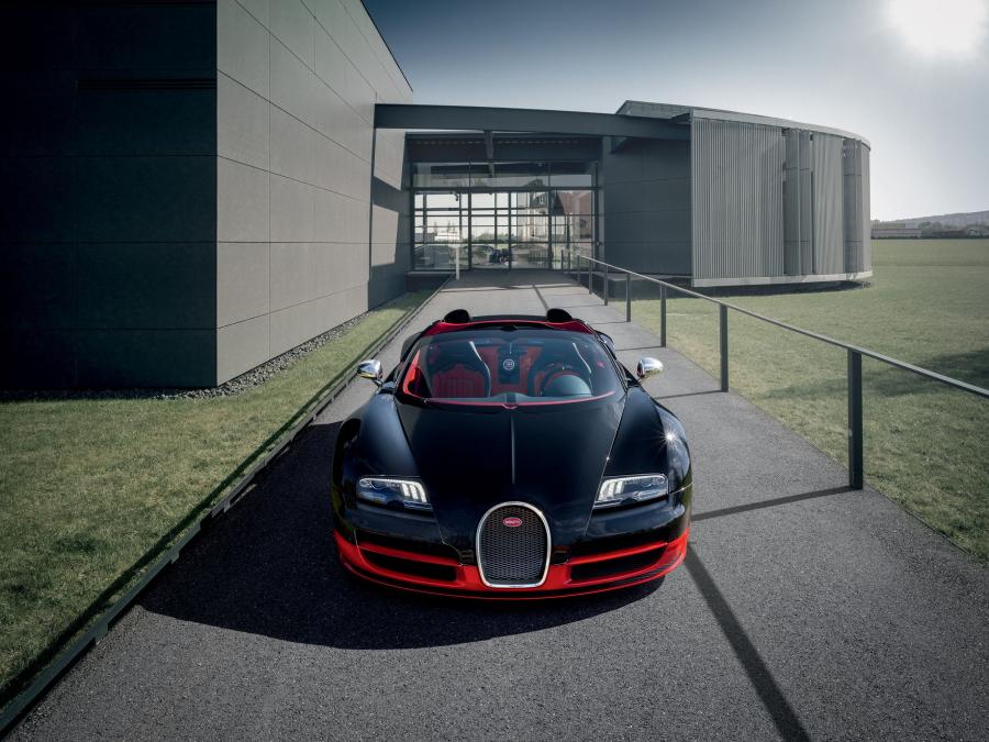  Bugatti Veyron 16.4 Grand Sport Vitesse Roadster 2012 года  (фото 1 из 6)